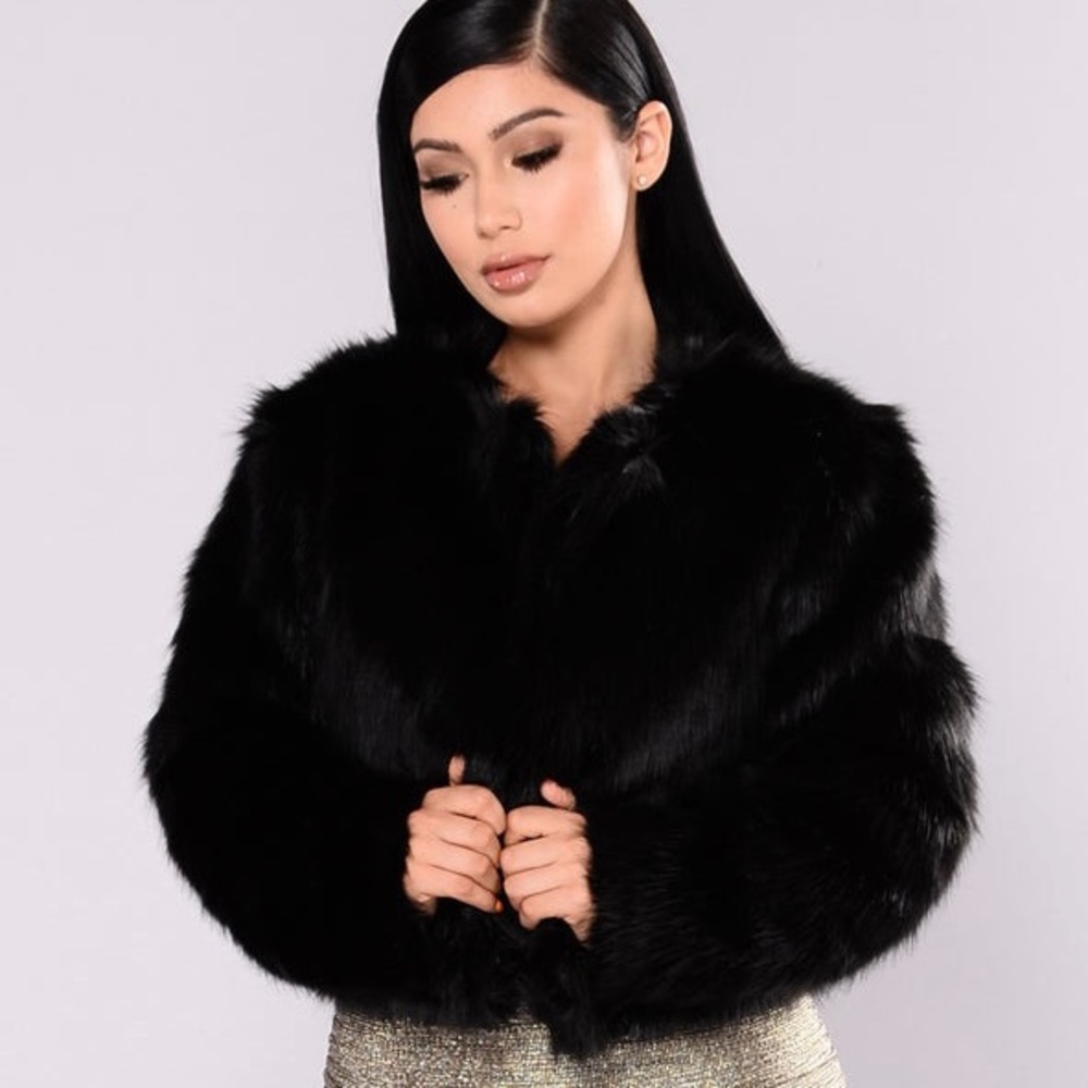 Glam Noir Faux Fur Cropped Jacket NWOT